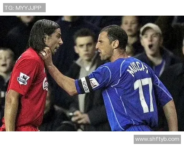 普马斯与艾特莱的精彩对决揭示了足球战术的魅力与团队合作的重要性